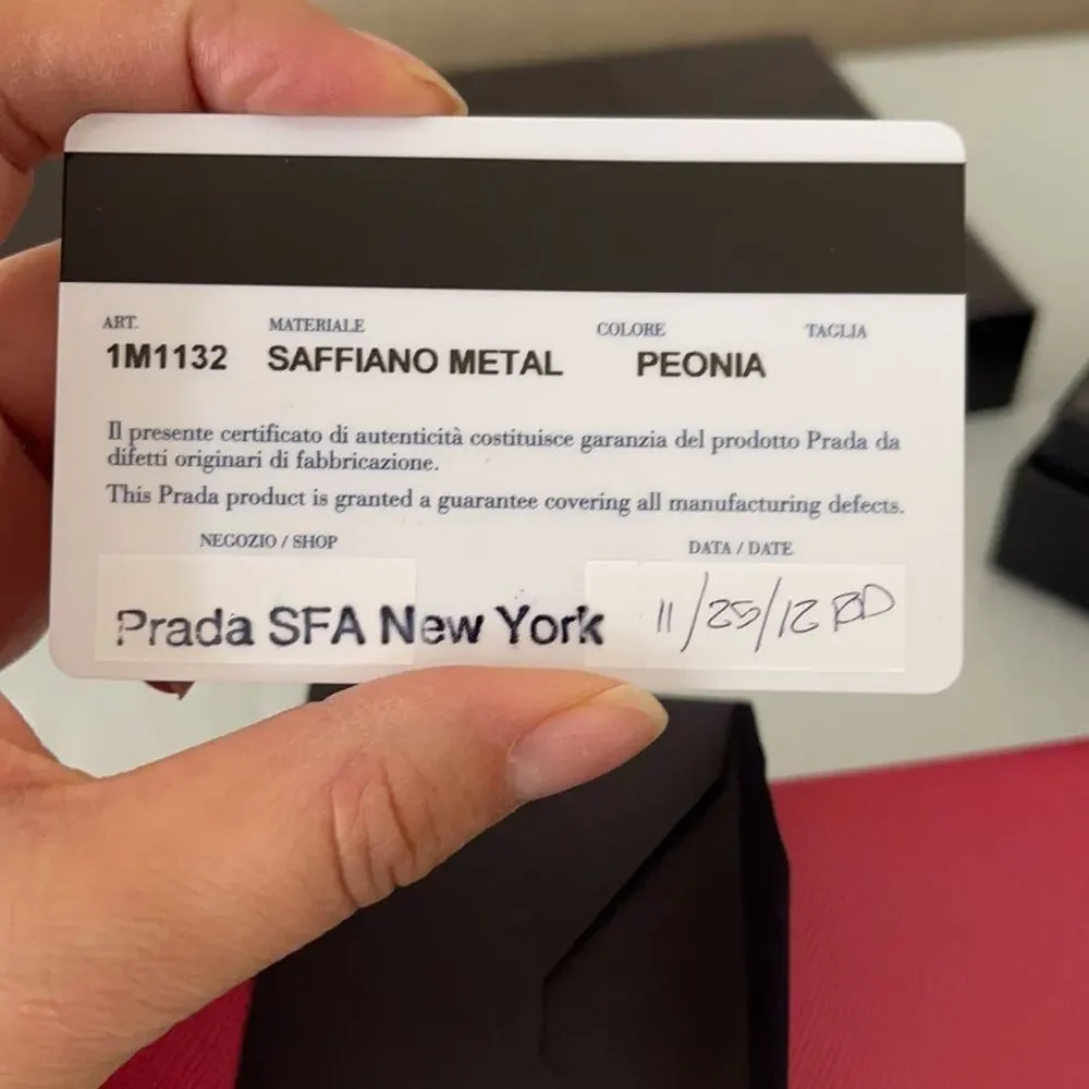 Prada Wallet in Pink - Excellent Condition